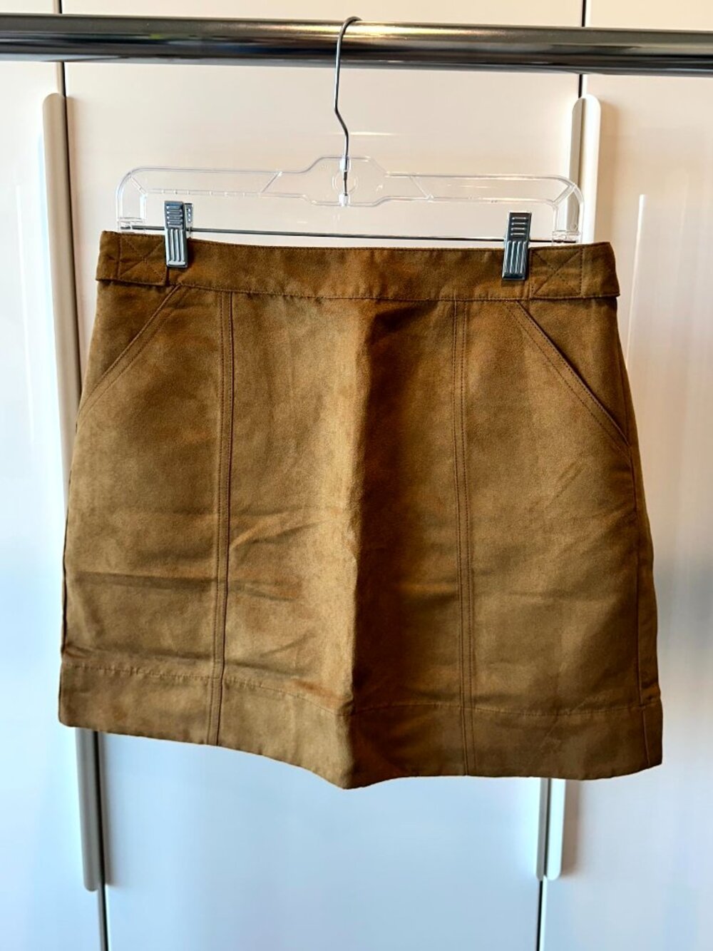 NWOT - Banana Republic - Vegan Suede Mini Skirt - Size 8 - Picture 3 of 9